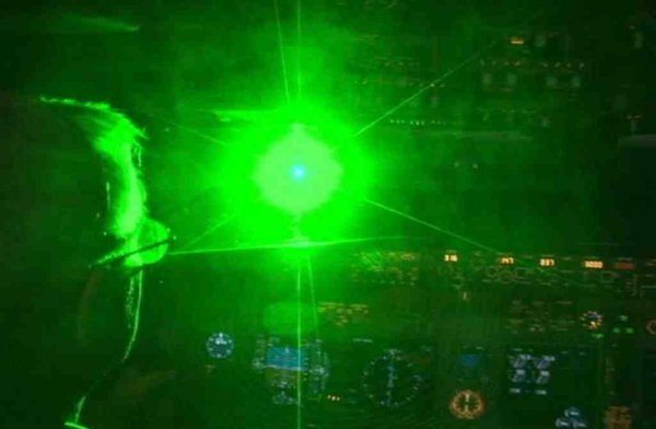 Laser mot fly