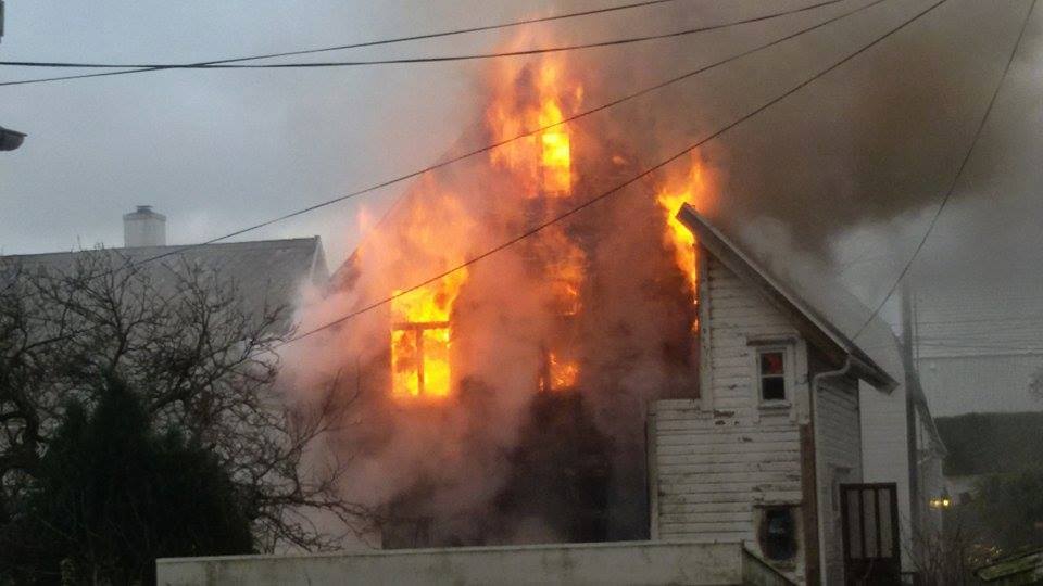 Boligbrann Hasselgaten Risøy FOTO: Alina Eriksen