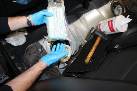 Narkotika i bensintanken. FOTO: Tollvesent