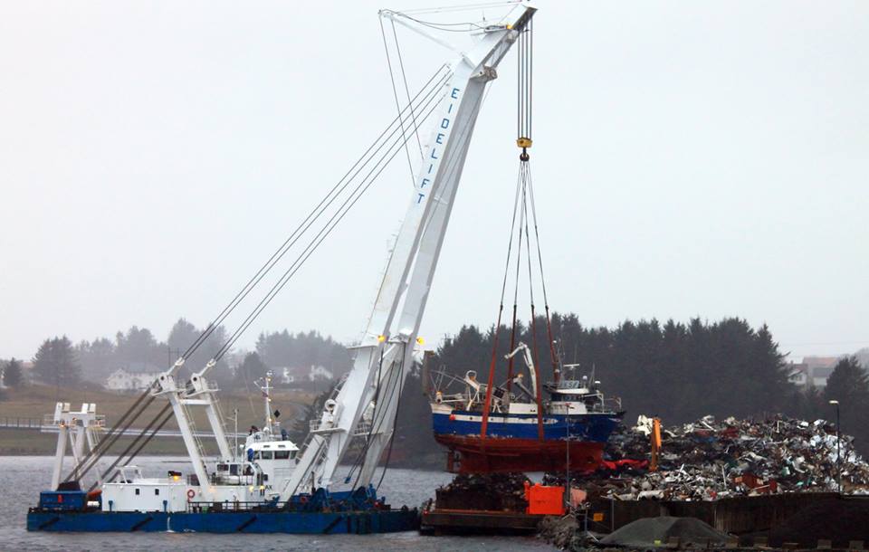 Fiiskebåt brann Indre kai FOTO: Otto Fredrik Kielland