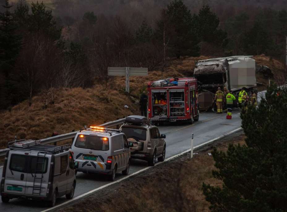 Dødsulykke ved Sundfør på E39 02. desember 2015. FOTO: Kjell Bua